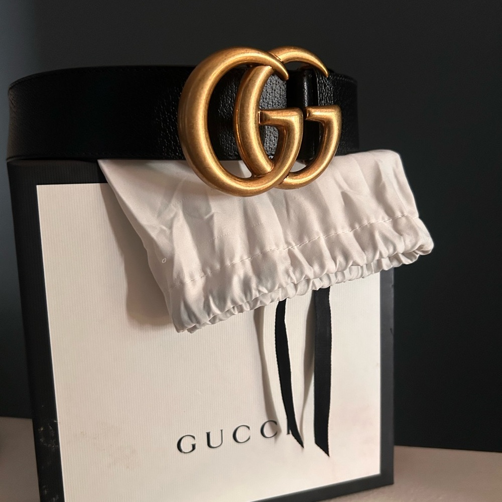 Gucci Women's Belt in Black with Gold GG Buckle